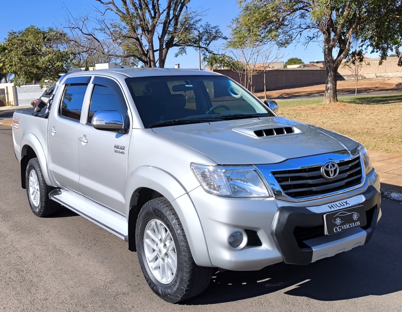 Produto hilux-30-srv-4x4-aut-2013-diesel